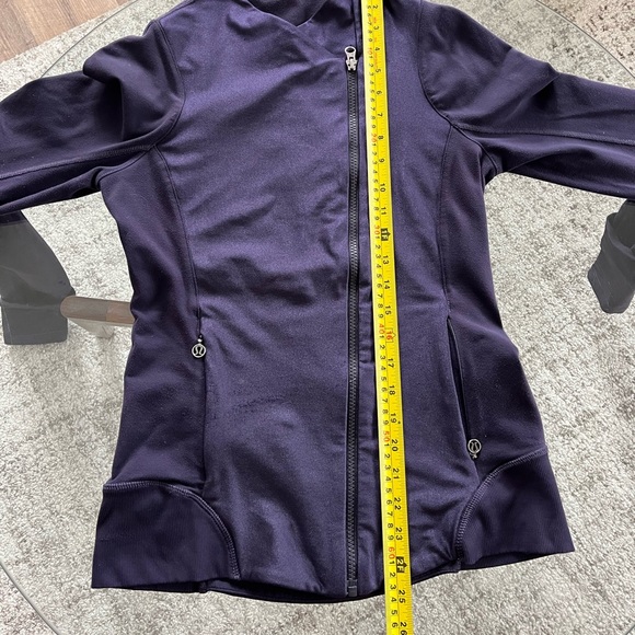 Lululemon Emerge Renewed Purple Athletic Athleisure Running Workout Jacket Sz 6 - Picture 15 of 16